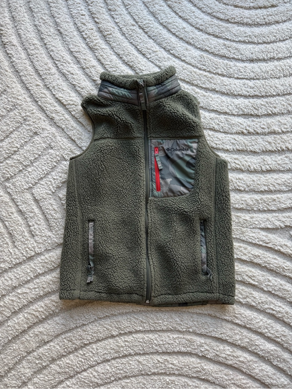Columbia Olive Sherpa Fleece Vest with Camo Trim